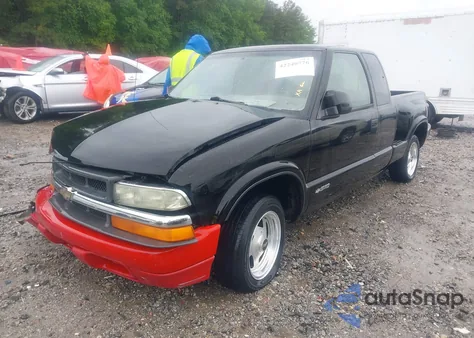 2003 Chevrolet S-10 Ls из США, поврежденный, VIN 1GCCS19X838147296